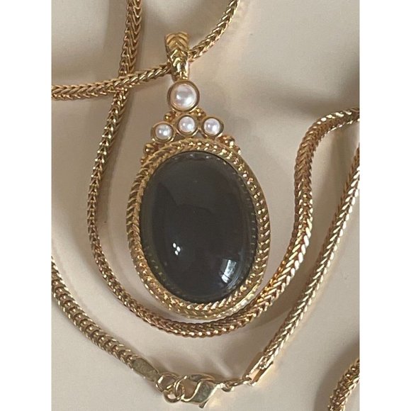 Vintage Amber/Opaque Reversible Pendant Yellow Goldplated Necklace - Picture 4 of 9